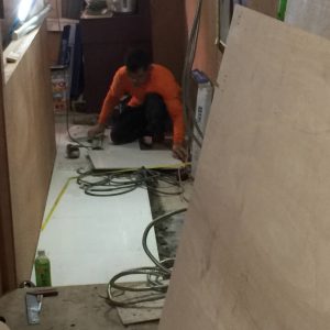 バンコクATAMAサロンの床の貼り付け工事内容