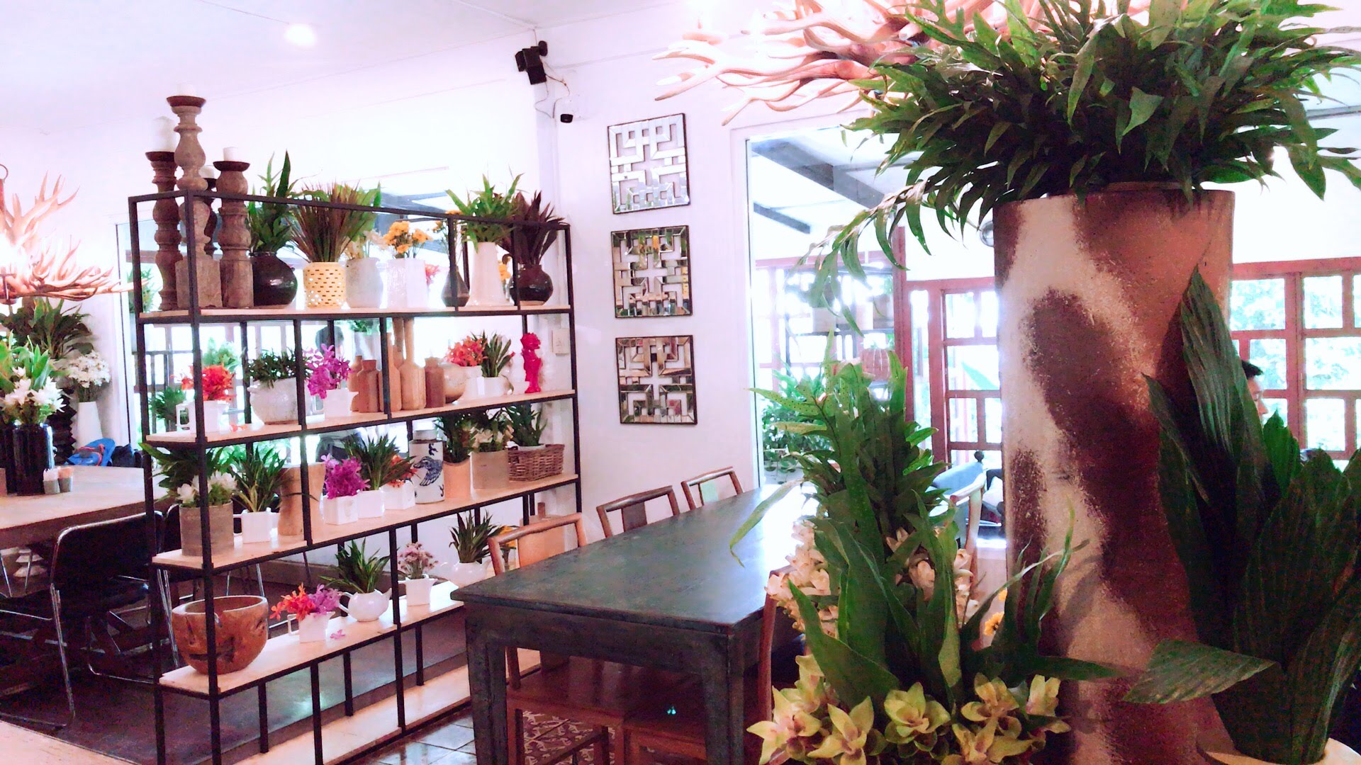 大人気！お花だらけのチェンマイのカフェ喫茶店